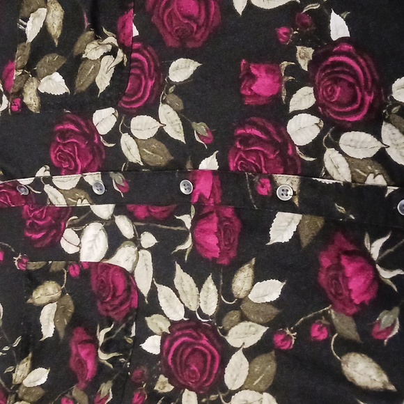Rock & Republic " Rose🌹" Button Down Shirt in Size XL - Picture 7 of 7